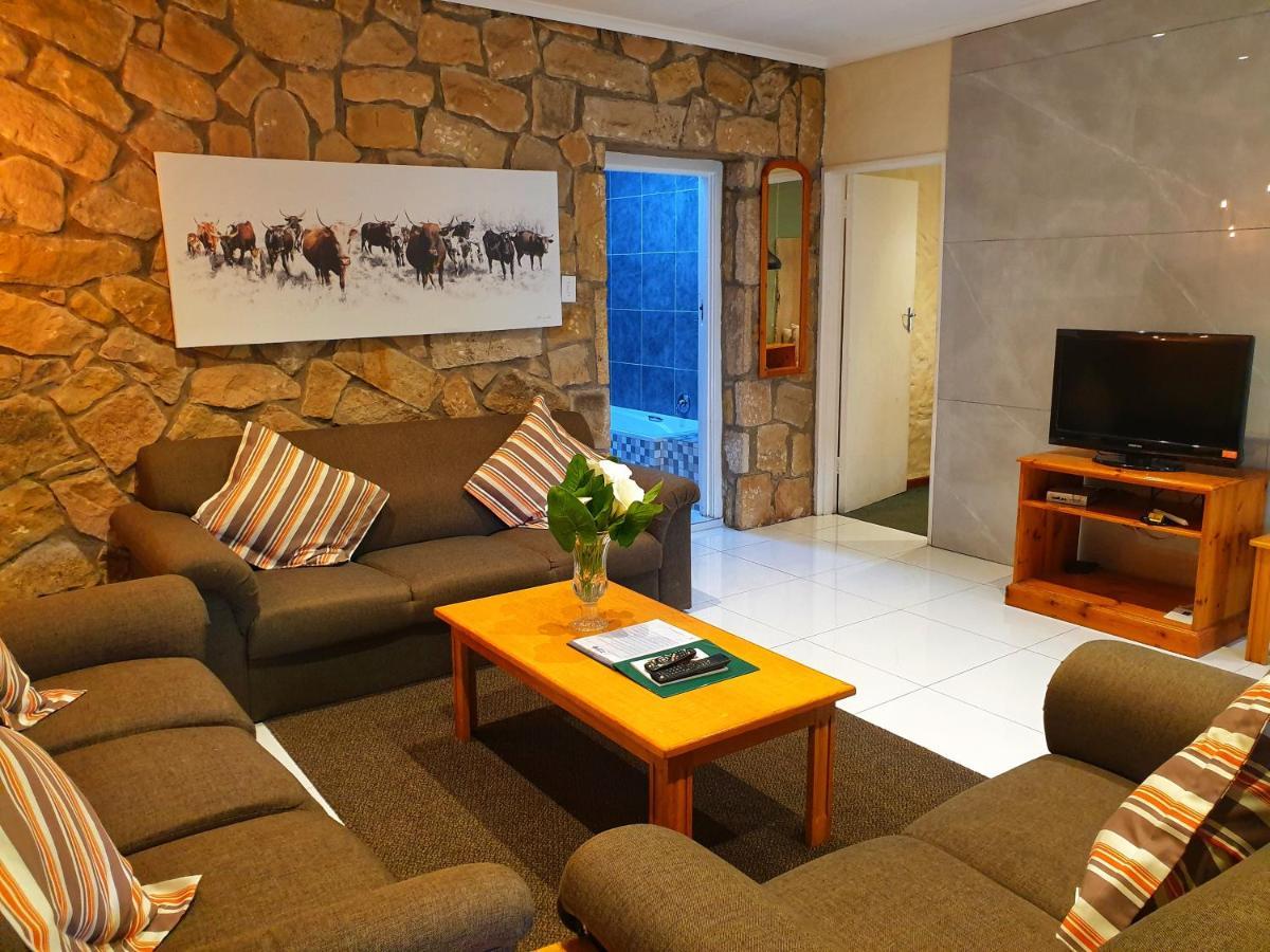 Gooderson Leisure Mountain View Cottages Self Catering And Timeshare Resort Drakensberg Garden Esterno foto